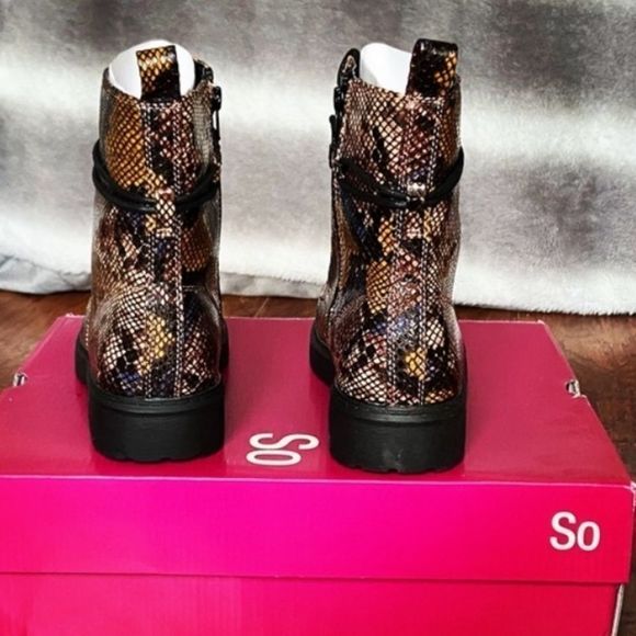 NWT SO Bowfin Snake Skin Print Combat Boots - Picture 4 of 7